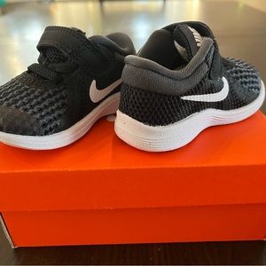 Nike Revolution 4. Size 2 infants.